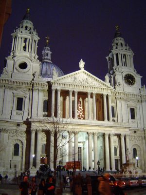 St. Paul's Cathedral At Night ©WikiC