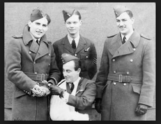 Winkie-Pigeon-and-her-grateful-crew.WWII-rescue